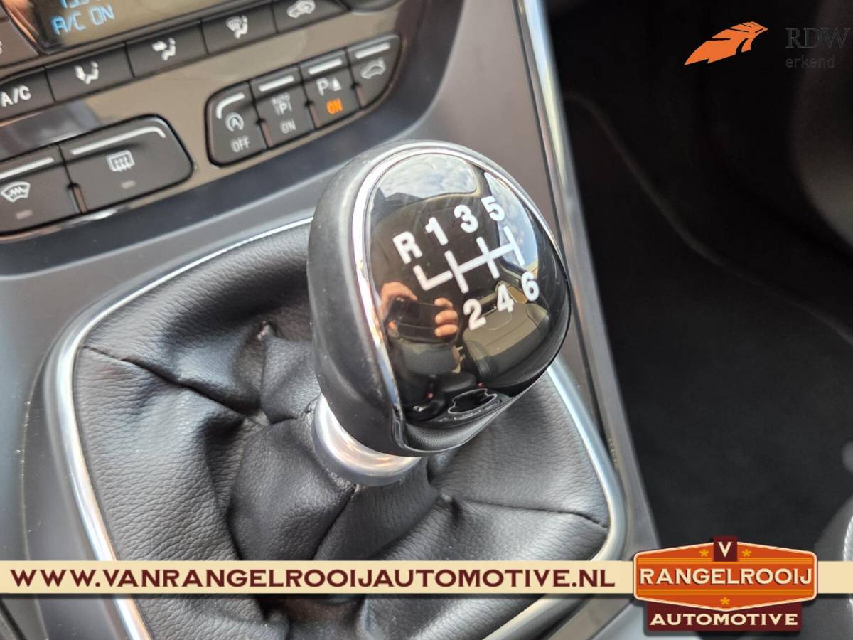 Ford Kuga Ford Kuga 1.5 Titanium, trekh., xenon, stoelverw., clima, cruise, 19″ lmv