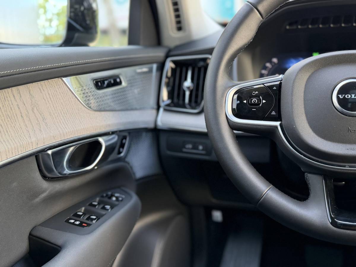 Volvo XC90 Volvo XC90 2.0 T8 Plug-in hybrid AWD Ultra Dark |Full Option|Pano|B&W|Massage/Ventilatie|Luchtvering|Trekhaak