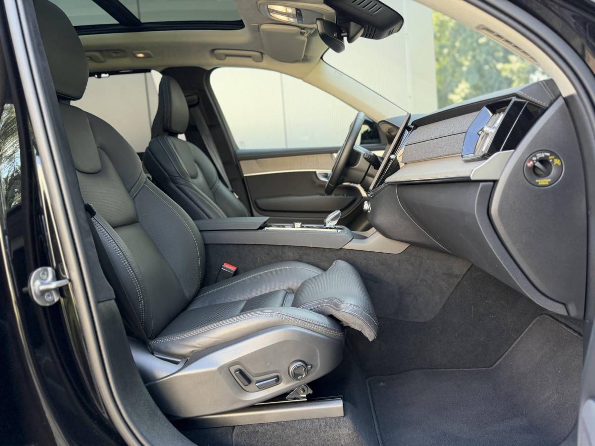 Volvo XC90 Volvo XC90 2.0 T8 Plug-in hybrid AWD Ultra Dark |Full Option|Pano|B&W|Massage/Ventilatie|Luchtvering|Trekhaak