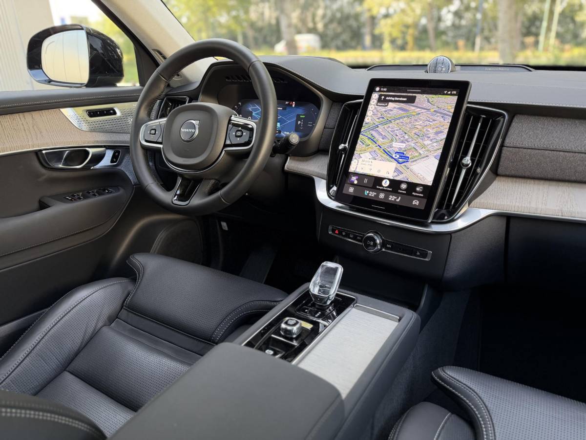 Volvo XC90 Volvo XC90 2.0 T8 Plug-in hybrid AWD Ultra Dark |Full Option|Pano|B&W|Massage/Ventilatie|Luchtvering|Trekhaak