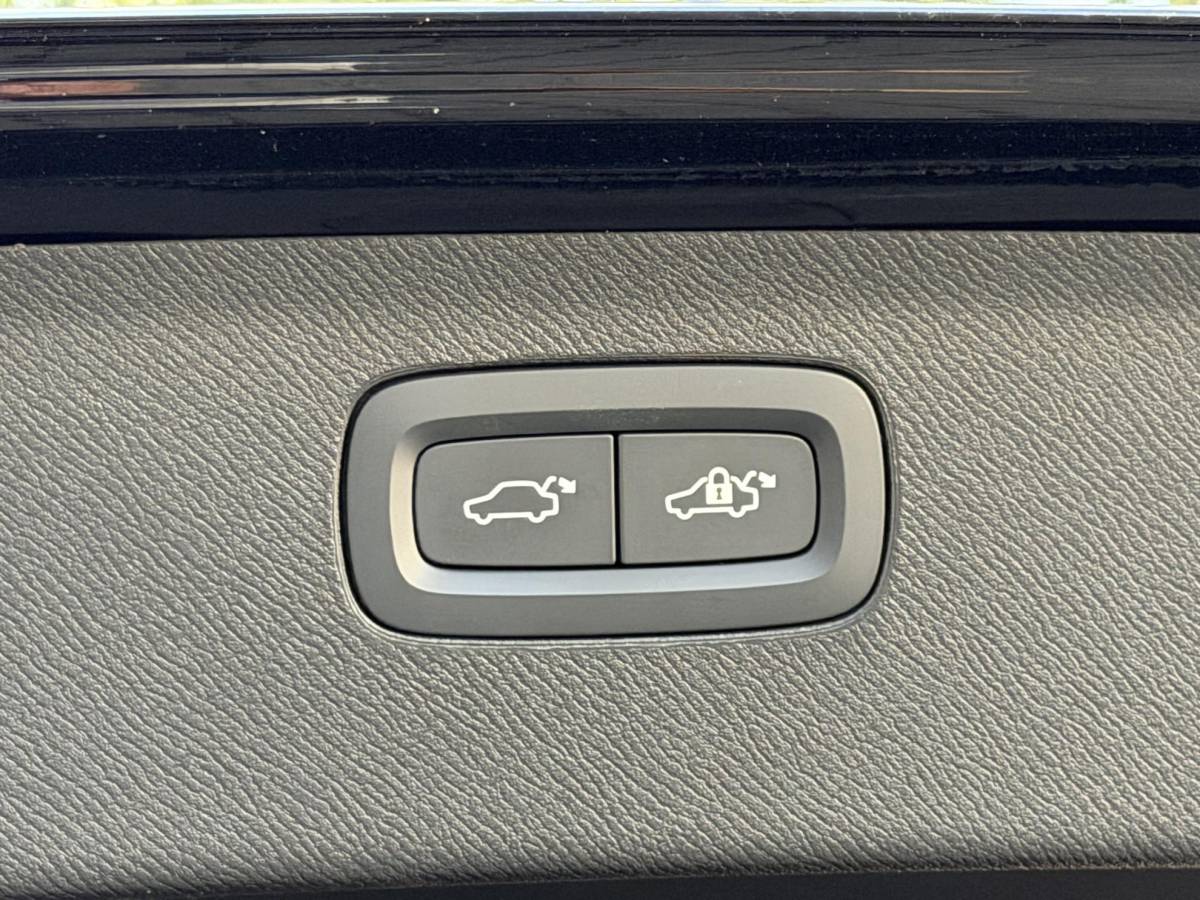 Volvo XC90 Volvo XC90 2.0 T8 Plug-in hybrid AWD Ultra Dark |Full Option|Pano|B&W|Massage/Ventilatie|Luchtvering|Trekhaak