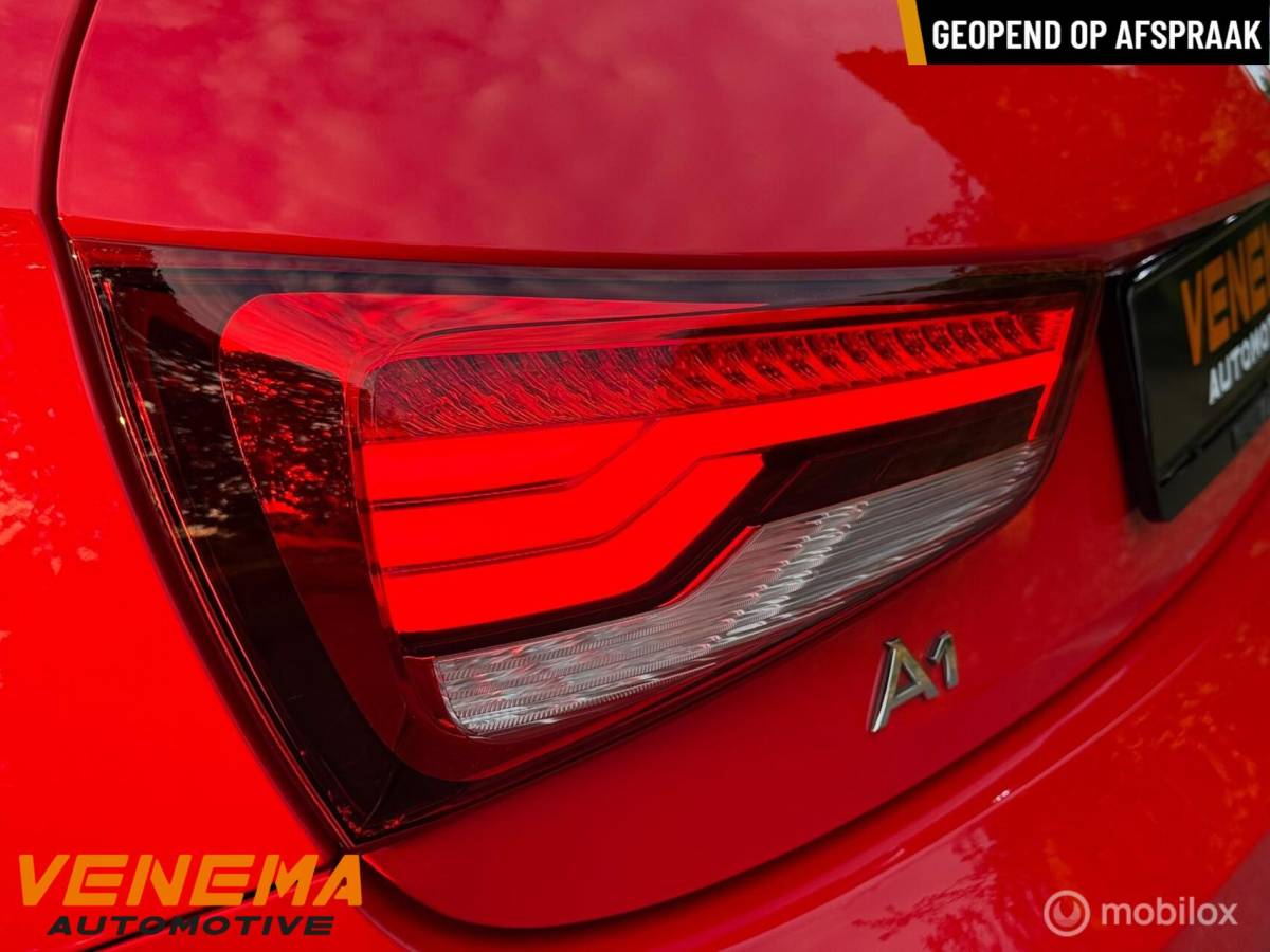 Audi A1 Sportback Audi A1 Sportback S-Line| 1e Eig| Pano| Xenon|18”|Misano Met
