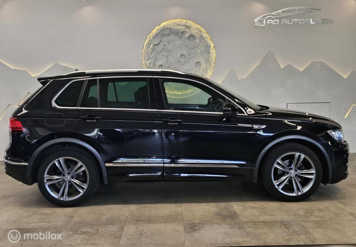 Volkswagen Tiguan Volkswagen Tiguan 1.4 TSI ACT R-line Panorama/Virtual/Trekhaak