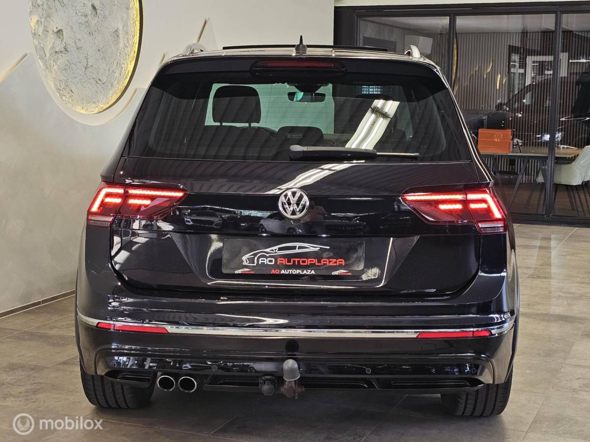 Volkswagen Tiguan Volkswagen Tiguan 1.4 TSI ACT R-line Panorama/Virtual/Trekhaak