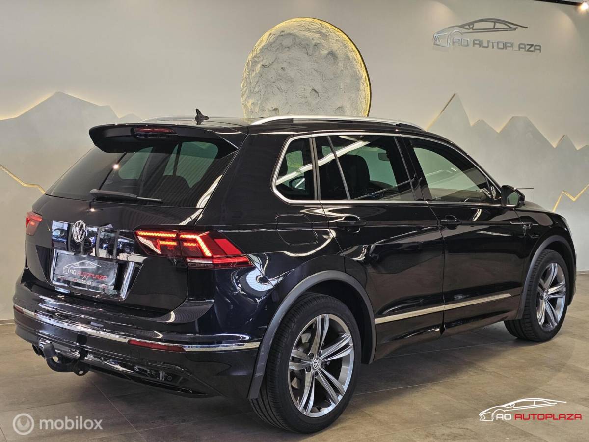Volkswagen Tiguan Volkswagen Tiguan 1.4 TSI ACT R-line Panorama/Virtual/Trekhaak