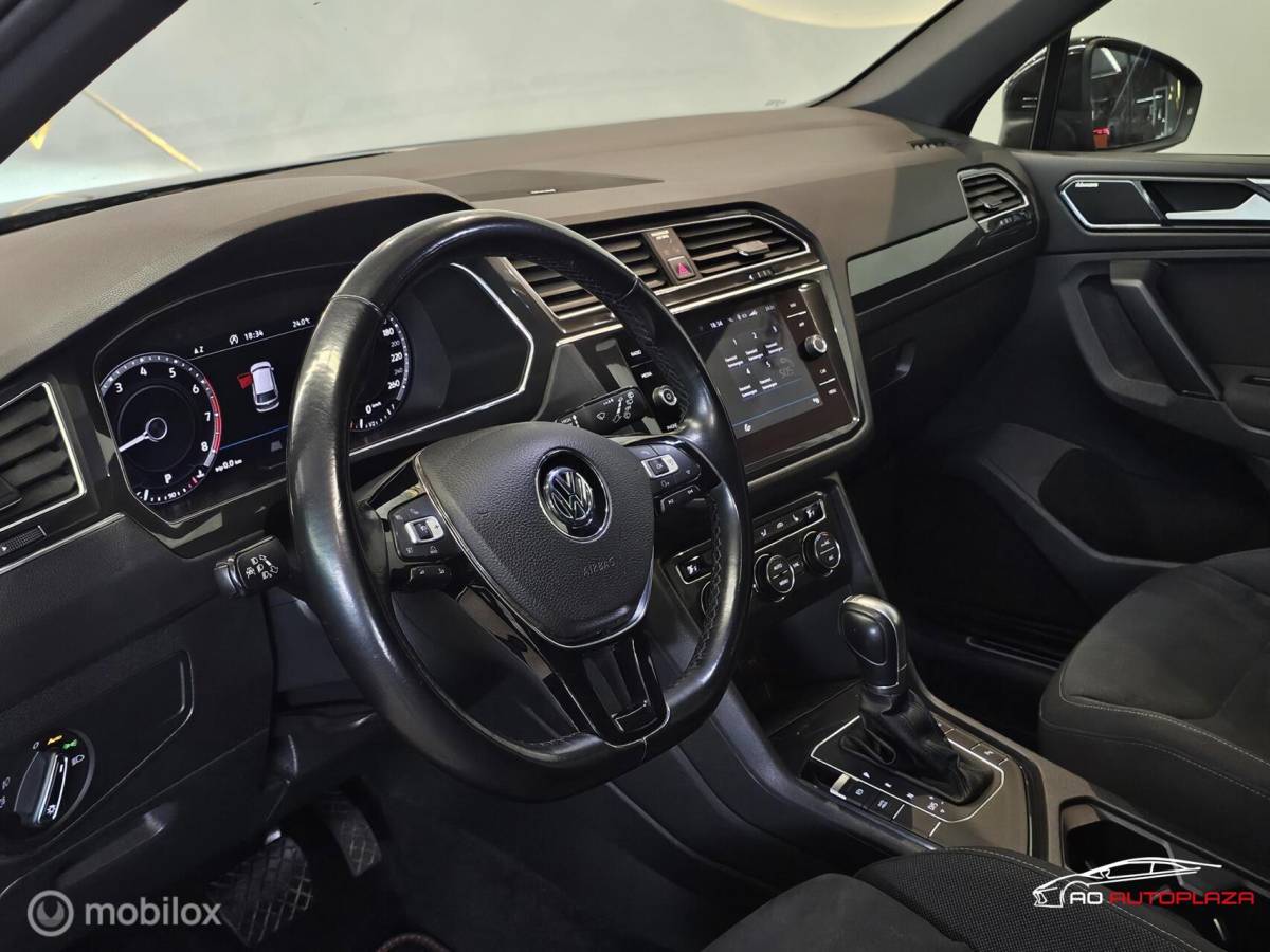 Volkswagen Tiguan Volkswagen Tiguan 1.4 TSI ACT R-line Panorama/Virtual/Trekhaak