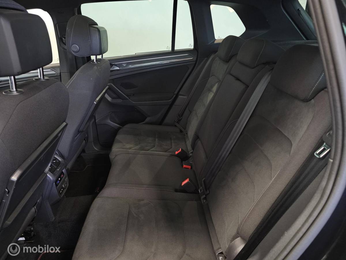 Volkswagen Tiguan Volkswagen Tiguan 1.4 TSI ACT R-line Panorama/Virtual/Trekhaak