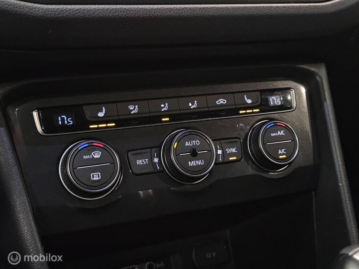 Volkswagen Tiguan Volkswagen Tiguan 1.4 TSI ACT R-line Panorama/Virtual/Trekhaak