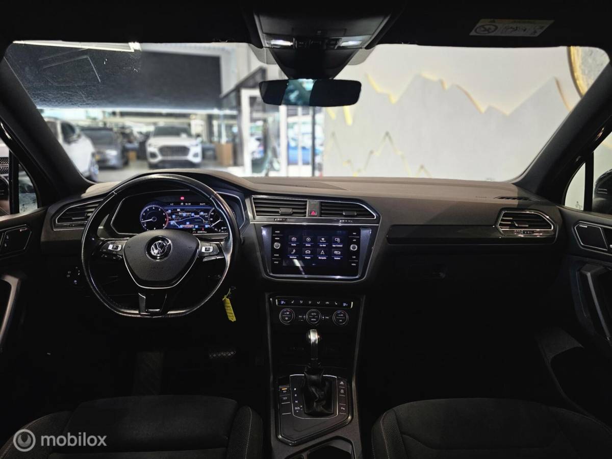 Volkswagen Tiguan Volkswagen Tiguan 1.4 TSI ACT R-line Panorama/Virtual/Trekhaak