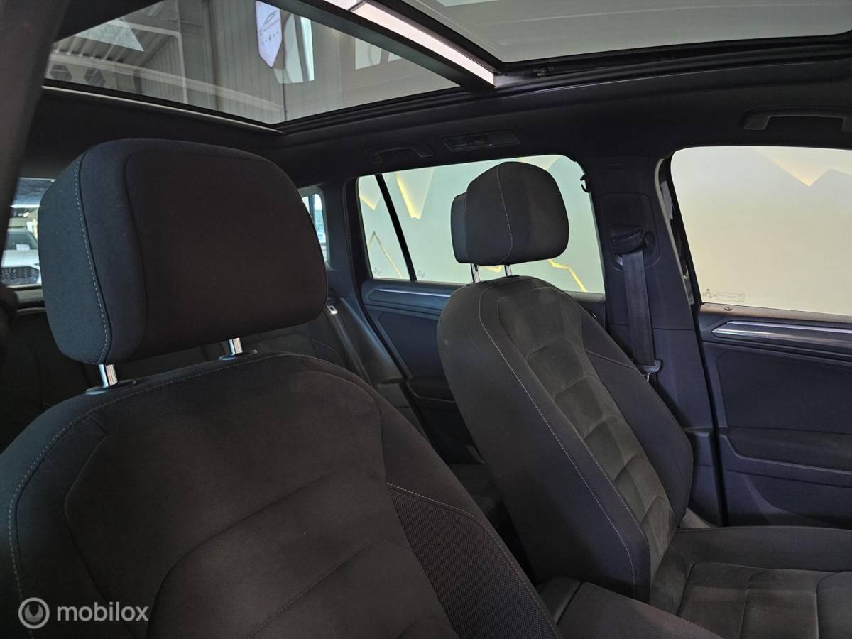Volkswagen Tiguan Volkswagen Tiguan 1.4 TSI ACT R-line Panorama/Virtual/Trekhaak