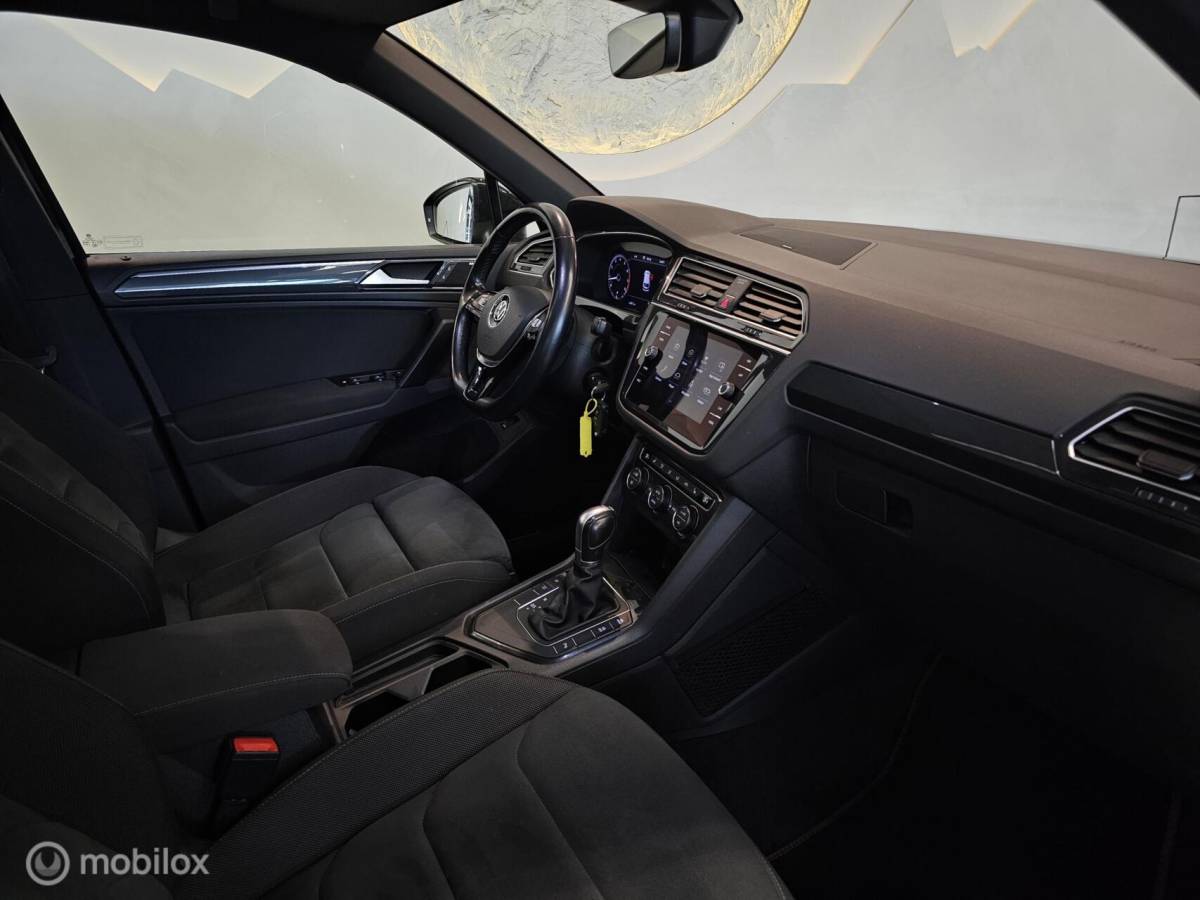 Volkswagen Tiguan Volkswagen Tiguan 1.4 TSI ACT R-line Panorama/Virtual/Trekhaak