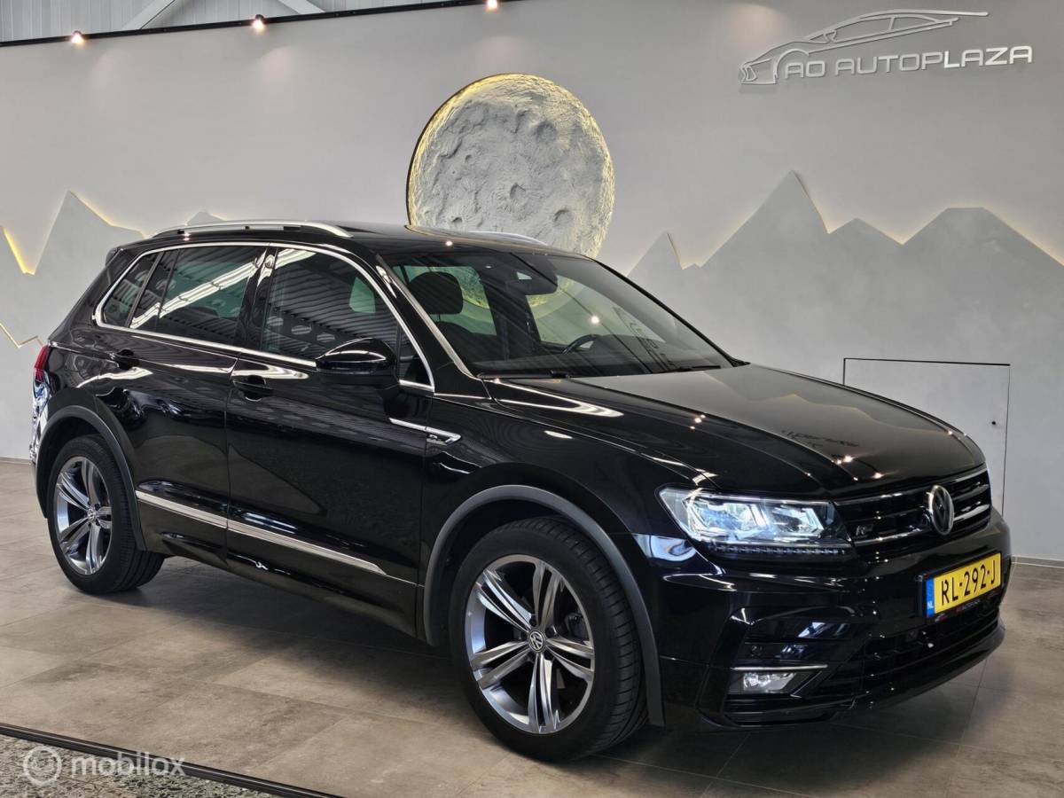 Volkswagen Tiguan Volkswagen Tiguan 1.4 TSI ACT R-line Panorama/Virtual/Trekhaak