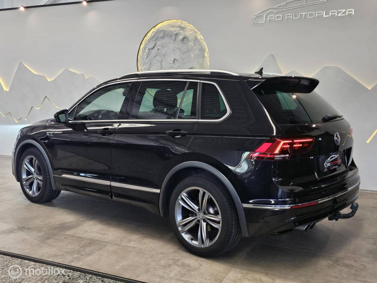 Volkswagen Tiguan Volkswagen Tiguan 1.4 TSI ACT R-line Panorama/Virtual/Trekhaak
