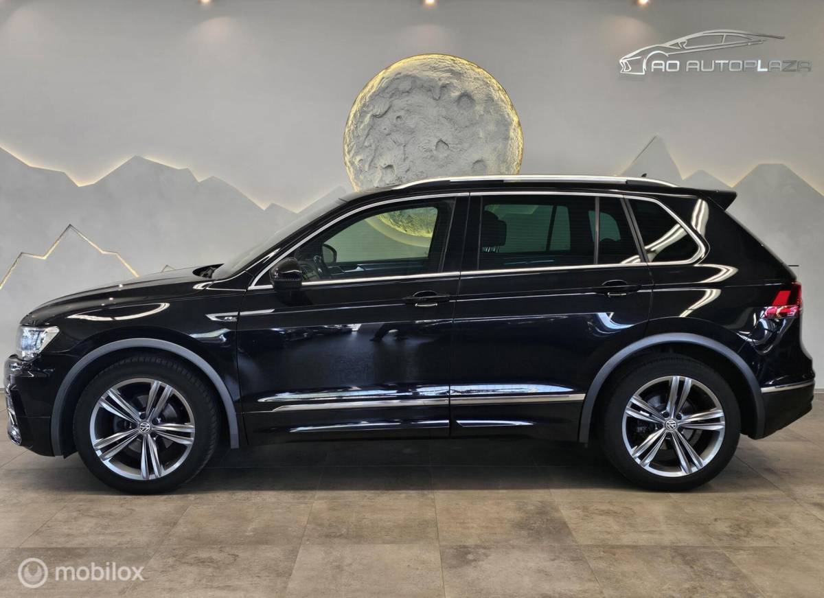 Volkswagen Tiguan Volkswagen Tiguan 1.4 TSI ACT R-line Panorama/Virtual/Trekhaak