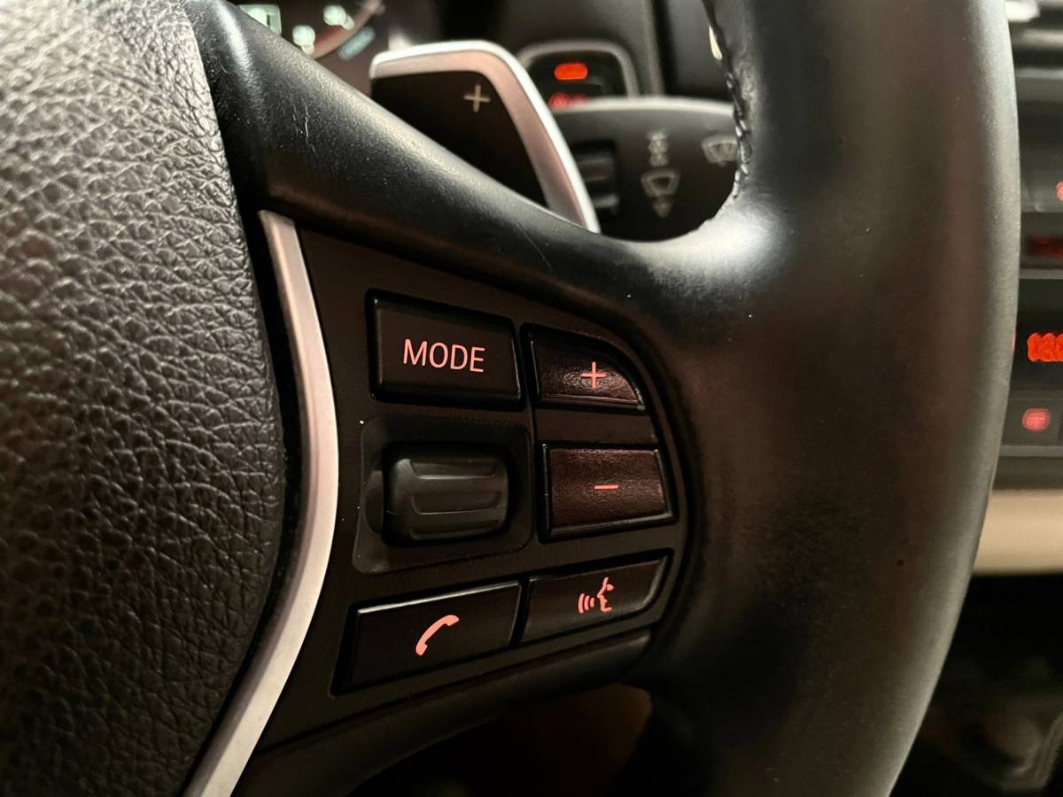 BMW 1 Serie BMW 1-serie M135i xDrive 320 PK M-PERFORMANCE NAVI LEER