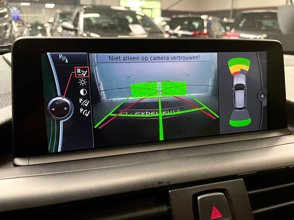 BMW 1 Serie BMW 1-serie M135i xDrive 320 PK M-PERFORMANCE NAVI LEER