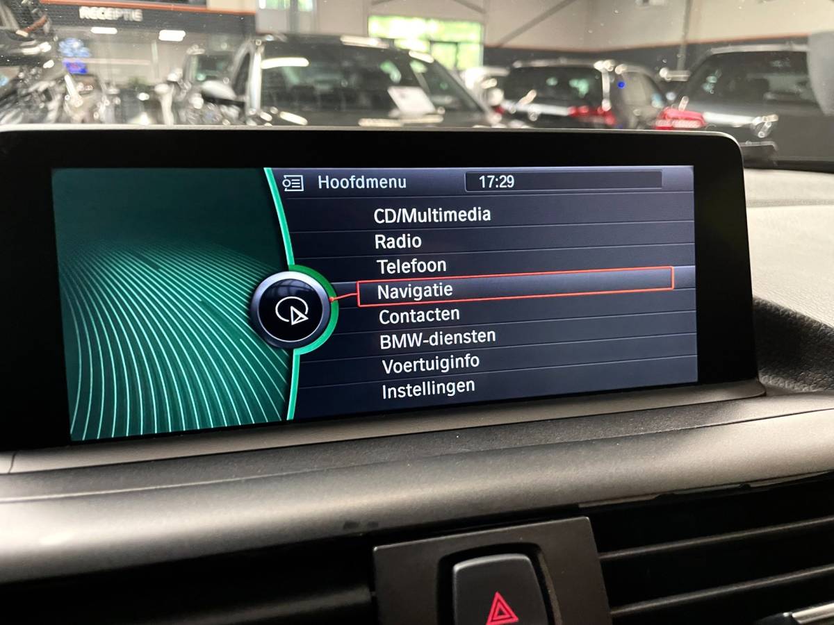 BMW 1 Serie BMW 1-serie M135i xDrive 320 PK M-PERFORMANCE NAVI LEER