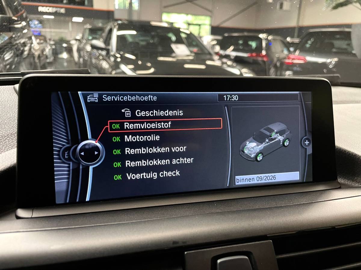 BMW 1 Serie BMW 1-serie M135i xDrive 320 PK M-PERFORMANCE NAVI LEER