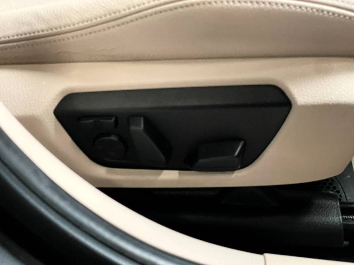 BMW 1 Serie BMW 1-serie M135i xDrive 320 PK M-PERFORMANCE NAVI LEER