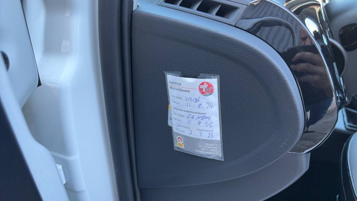 Volkswagen up! Volkswagen Up! 1.0 high up! BlueMotion WHITE UP! / NAVI / AIRCO / BLUETOOTH / ELEK RAMEN