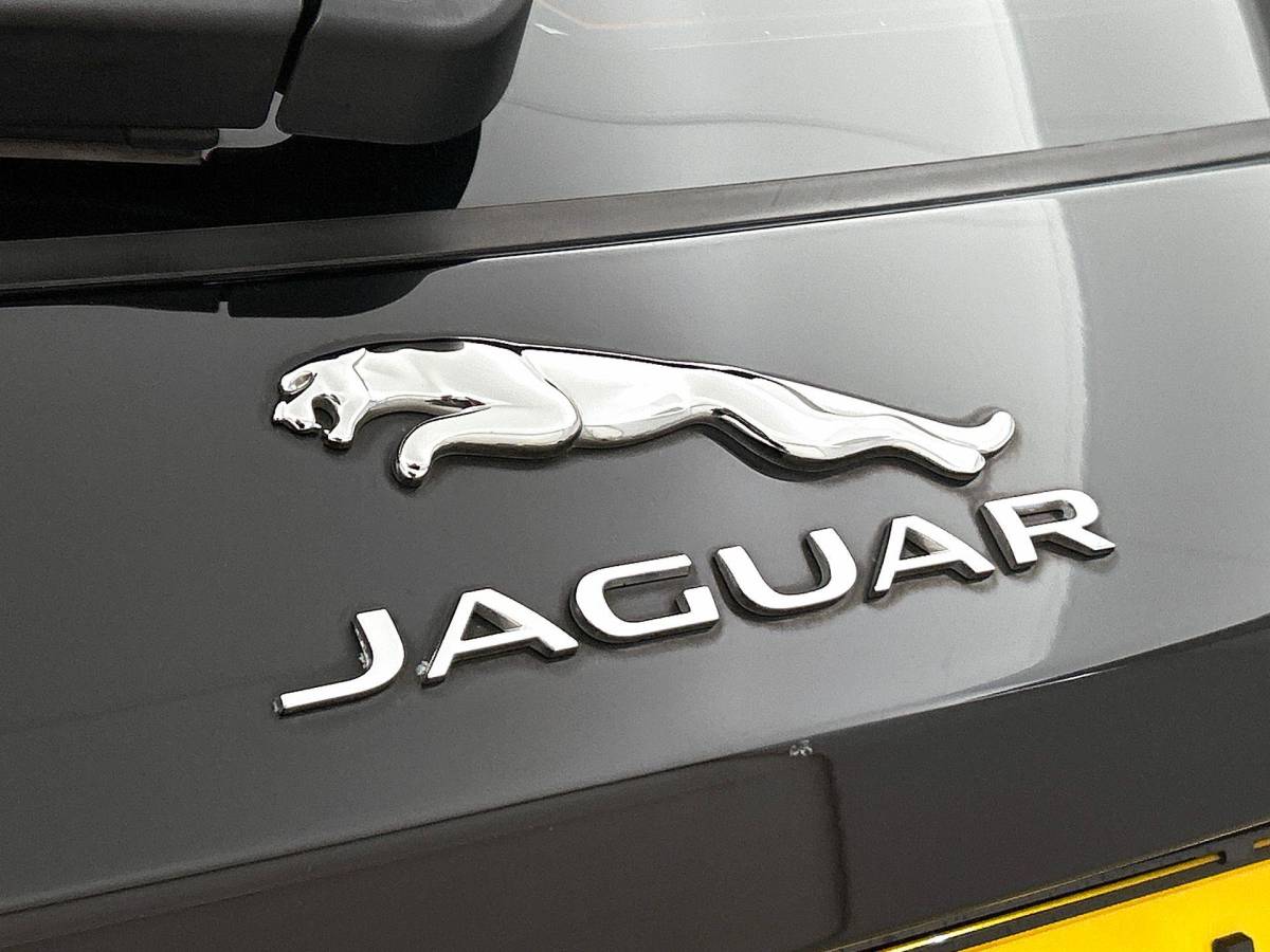 Jaguar F-PACE Jaguar F-PACE 2.0 P400e PHEV AWD 405PK 360° CAMERA | LEER | TREKHAAK
