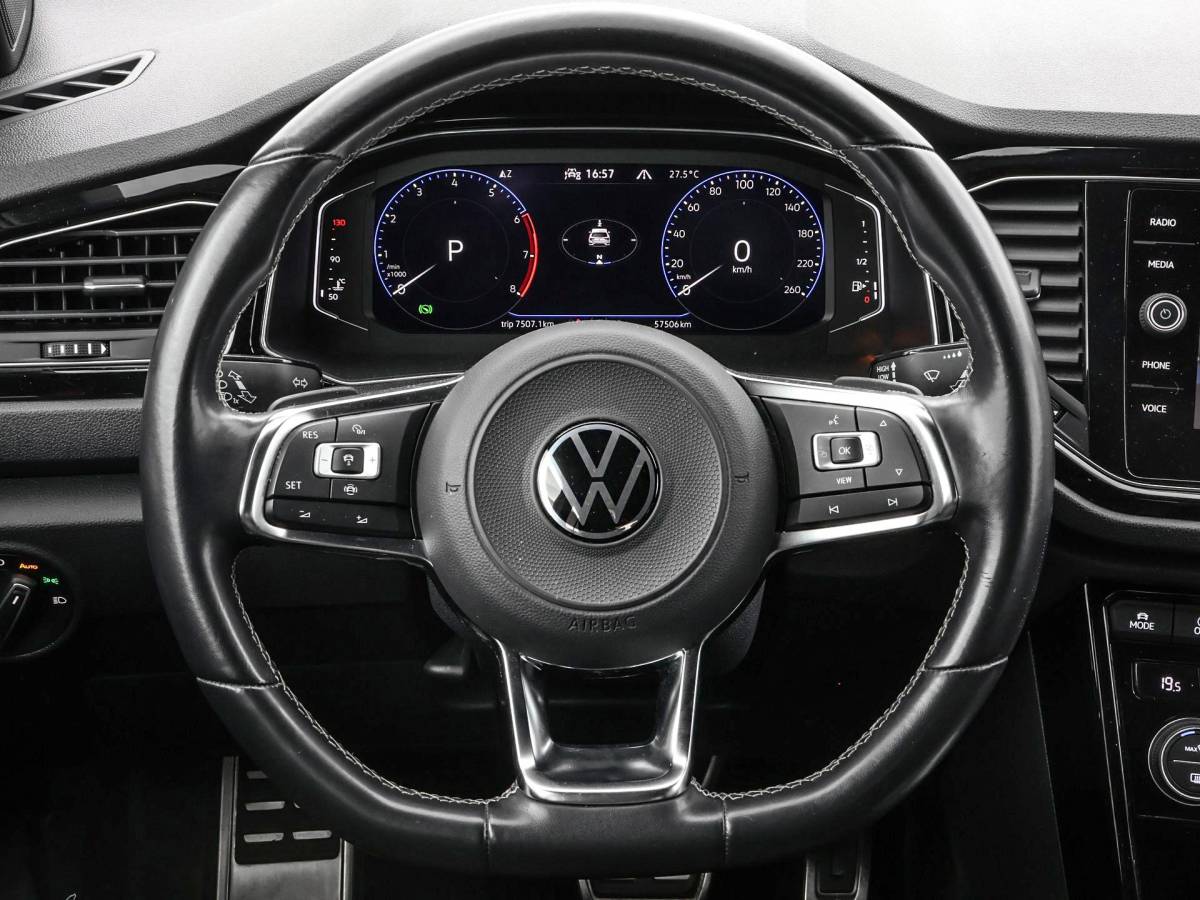 Volkswagen T-Roc Volkswagen T-Roc 1.5 TSI 150pk DSG Sport · Apple/Android Car Play · BEATS Audio · Camera · Keyless · Navigatie · Stoelverwarming · 19” Inch ·