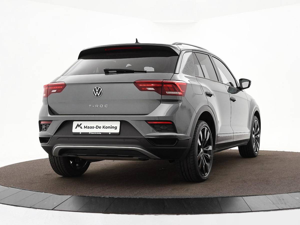 Volkswagen T-Roc Volkswagen T-Roc 1.5 TSI 150pk DSG Sport · Apple/Android Car Play · BEATS Audio · Camera · Keyless · Navigatie · Stoelverwarming · 19” Inch ·