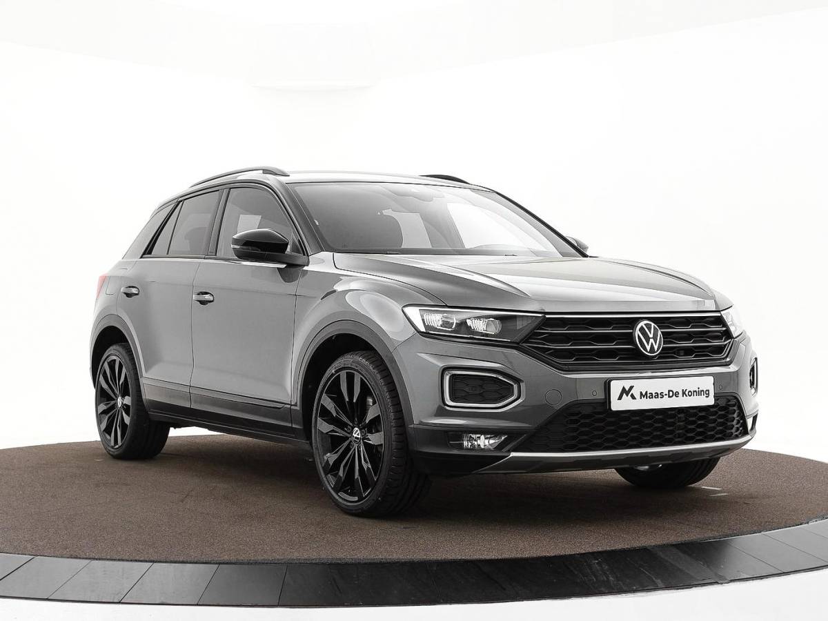 Volkswagen T-Roc Volkswagen T-Roc 1.5 TSI 150pk DSG Sport · Apple/Android Car Play · BEATS Audio · Camera · Keyless · Navigatie · Stoelverwarming · 19” Inch ·
