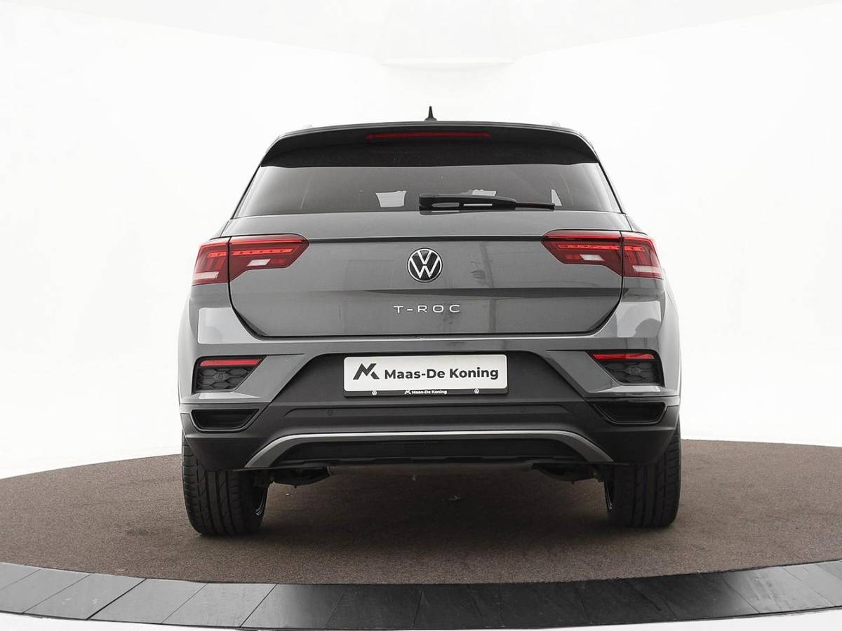 Volkswagen T-Roc Volkswagen T-Roc 1.5 TSI 150pk DSG Sport · Apple/Android Car Play · BEATS Audio · Camera · Keyless · Navigatie · Stoelverwarming · 19” Inch ·