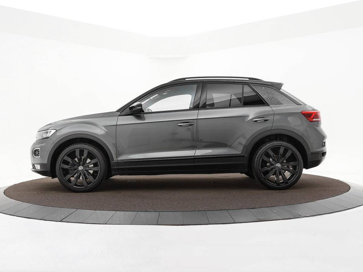Volkswagen T-Roc Volkswagen T-Roc 1.5 TSI 150pk DSG Sport · Apple/Android Car Play · BEATS Audio · Camera · Keyless · Navigatie · Stoelverwarming · 19” Inch ·
