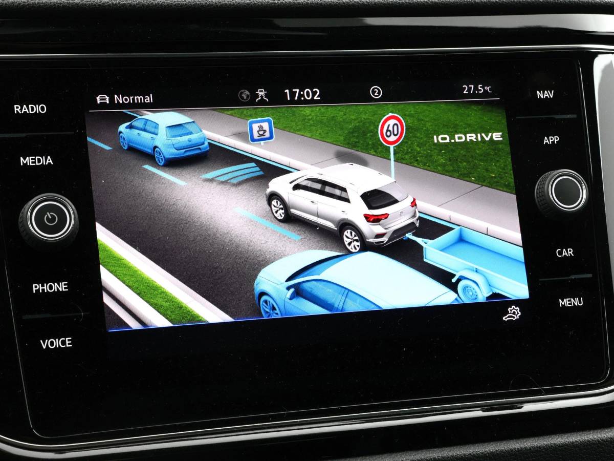 Volkswagen T-Roc Volkswagen T-Roc 1.5 TSI 150pk DSG Sport · Apple/Android Car Play · BEATS Audio · Camera · Keyless · Navigatie · Stoelverwarming · 19” Inch ·