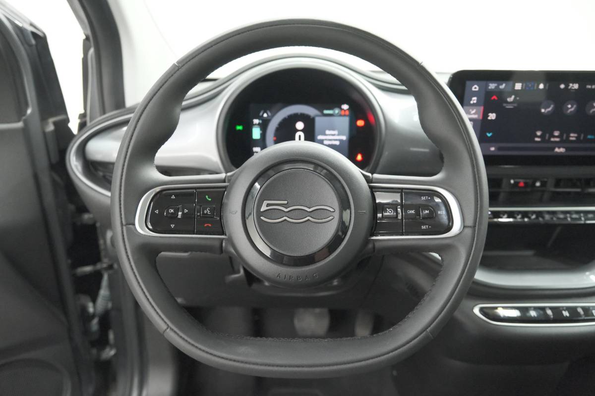 Fiat 500 Fiat 500 Urban 42 kWh | SOH 97.6% | 3 Fase Laadfunctie | Camera | Apple Carplay | Parkeersensoren