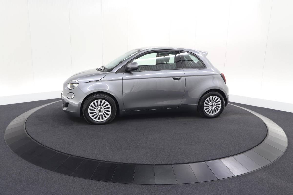 Fiat 500 Fiat 500 Urban 42 kWh | SOH 97.6% | 3 Fase Laadfunctie | Camera | Apple Carplay | Parkeersensoren