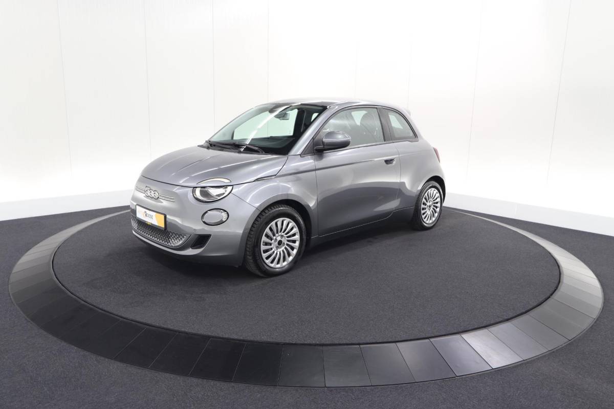 Fiat 500 Fiat 500 Urban 42 kWh | SOH 97.6% | 3 Fase Laadfunctie | Camera | Apple Carplay | Parkeersensoren