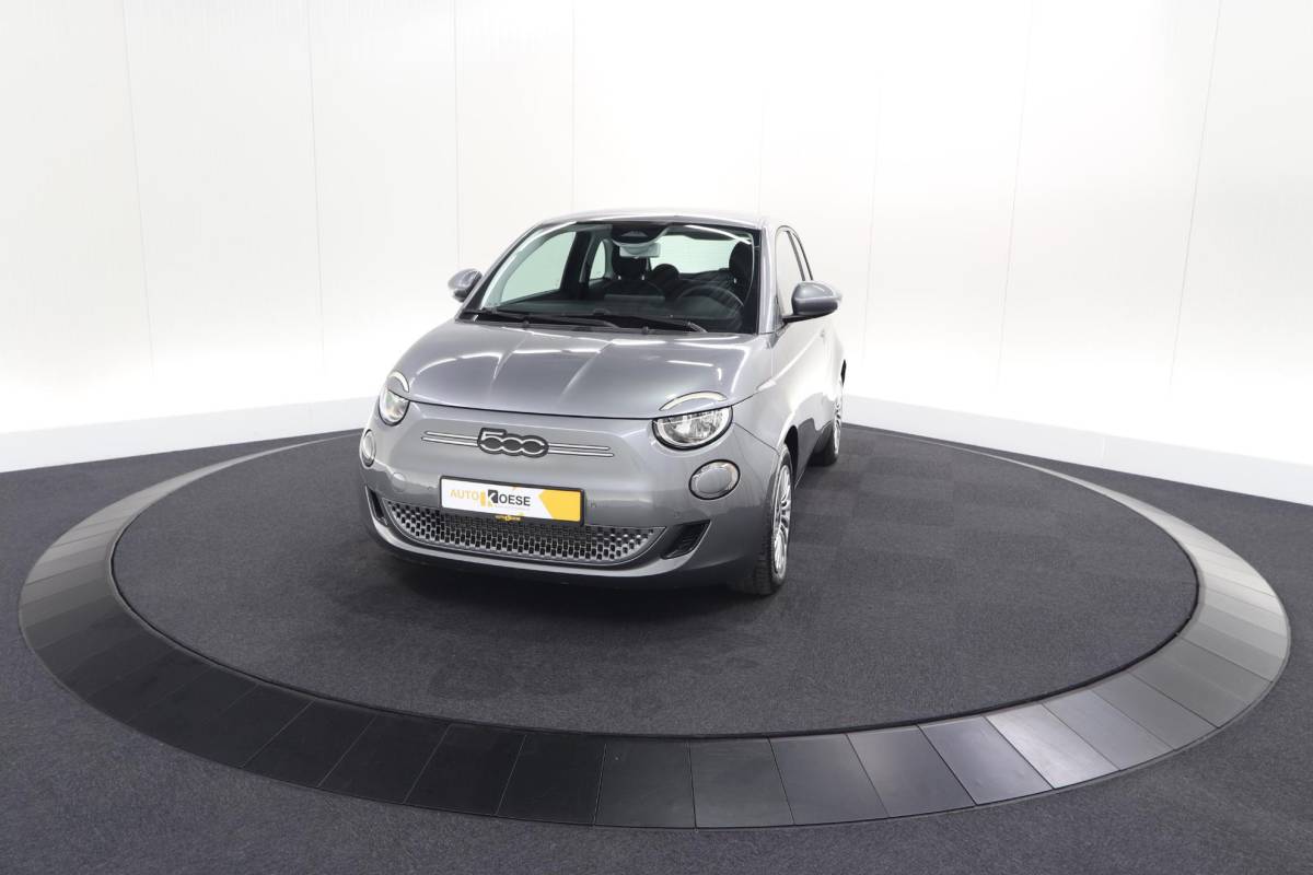 Fiat 500 Fiat 500 Urban 42 kWh | SOH 97.6% | 3 Fase Laadfunctie | Camera | Apple Carplay | Parkeersensoren