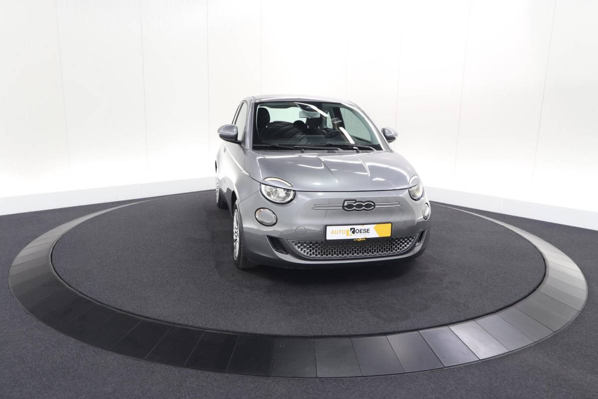 Fiat 500 Fiat 500 Urban 42 kWh | SOH 97.6% | 3 Fase Laadfunctie | Camera | Apple Carplay | Parkeersensoren