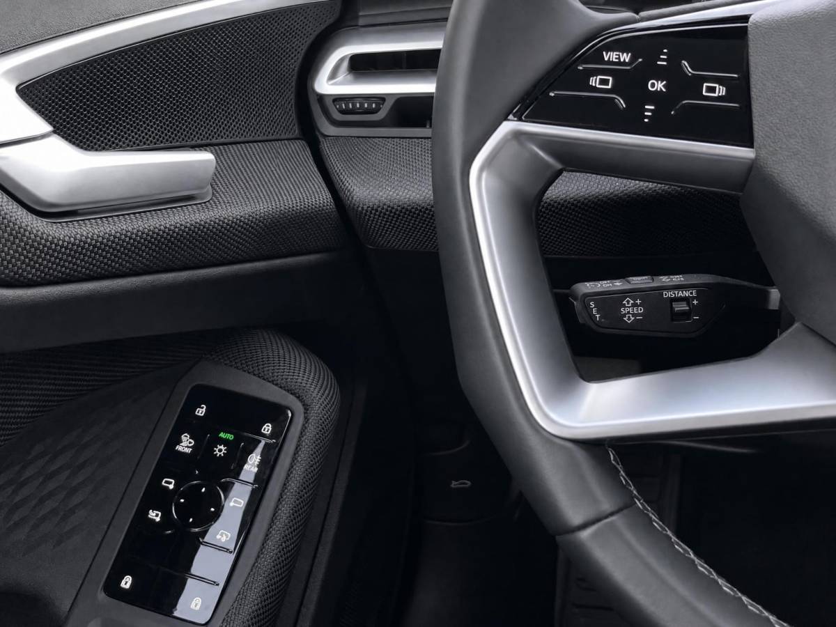 Audi A5 Audi A5 Avant 2.0 299pk S-tronic e-hybrid Quattro Advanced · Camera · Wegklapbare Trekhaak · Stoelverwarming · Apple/Android Car Play · 18” Inch · Garantie t/m 18-11-2029 of 100.000km