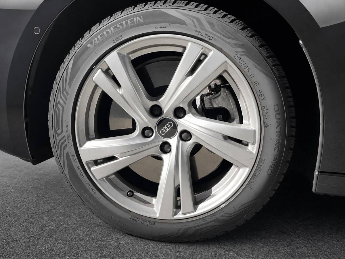 Audi A5 Audi A5 Avant 2.0 299pk S-tronic e-hybrid Quattro Advanced · Camera · Wegklapbare Trekhaak · Stoelverwarming · Apple/Android Car Play · 18” Inch · Garantie t/m 18-11-2029 of 100.000km