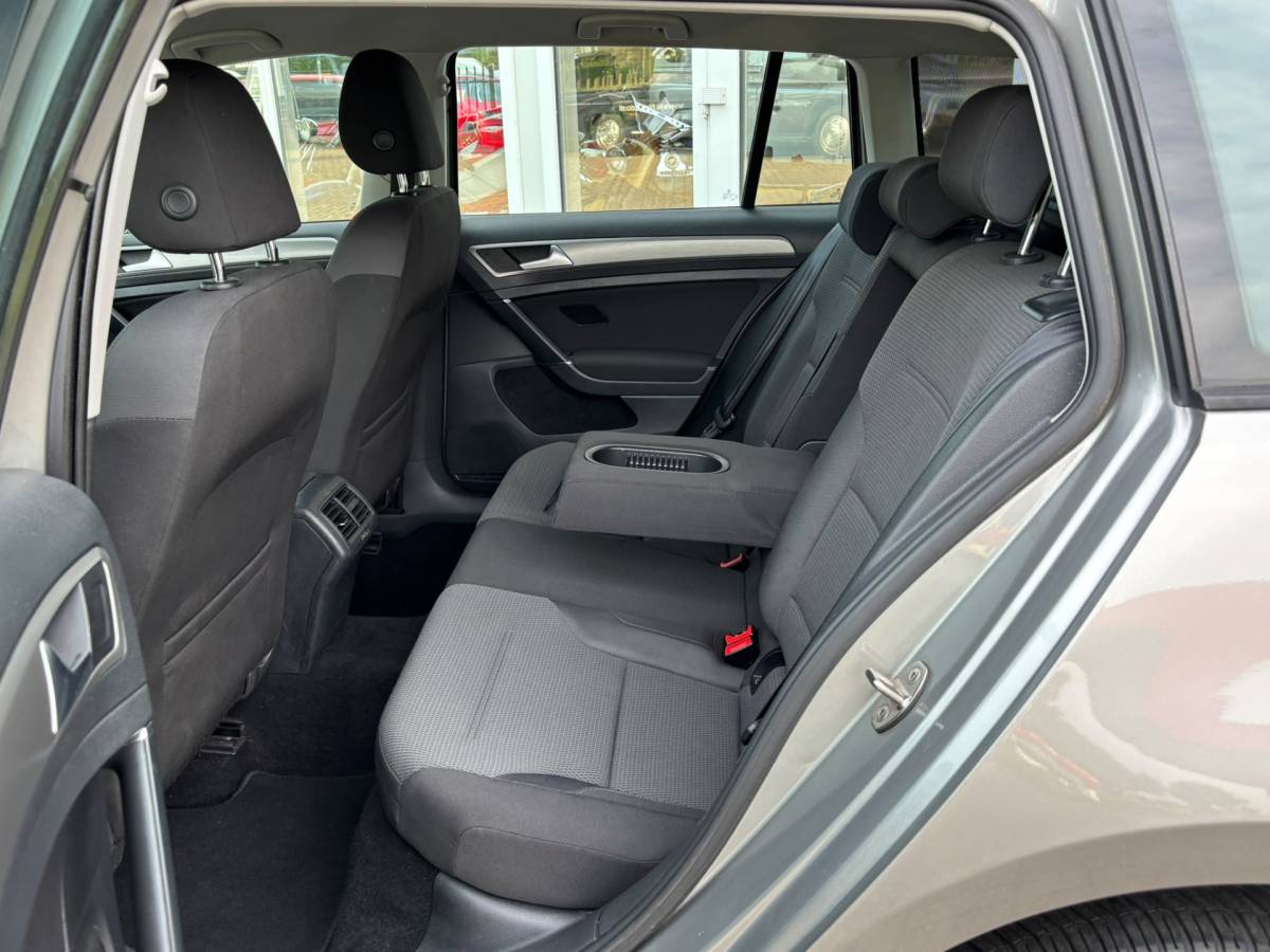 Volkswagen Golf Volkswagen Golf Variant 1.2 105PK TSI Comfortline | PDC V+A | Clima | Cruise | Navi | Orig. NL | NAP |
