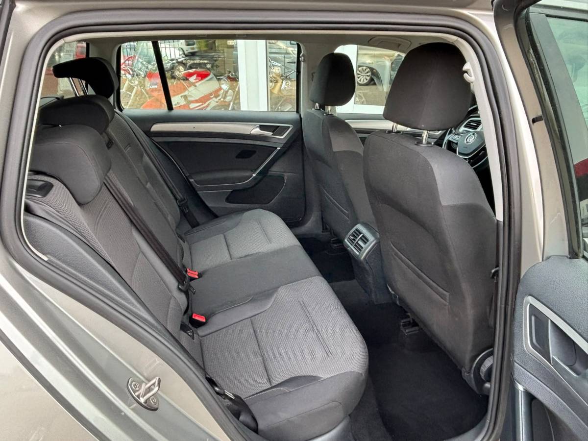 Volkswagen Golf Volkswagen Golf Variant 1.2 105PK TSI Comfortline | PDC V+A | Clima | Cruise | Navi | Orig. NL | NAP |