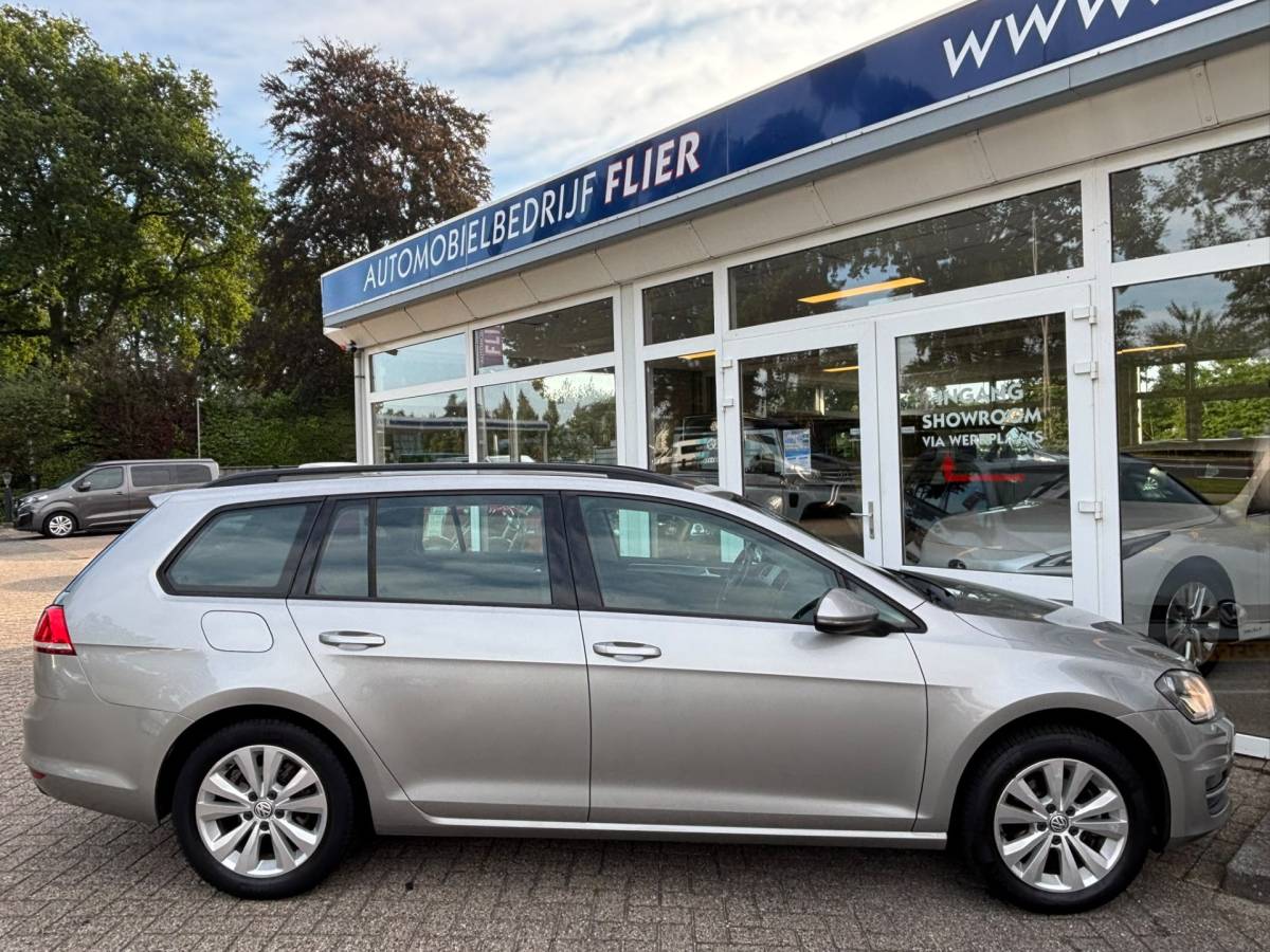 Volkswagen Golf Volkswagen Golf Variant 1.2 105PK TSI Comfortline | PDC V+A | Clima | Cruise | Navi | Orig. NL | NAP |