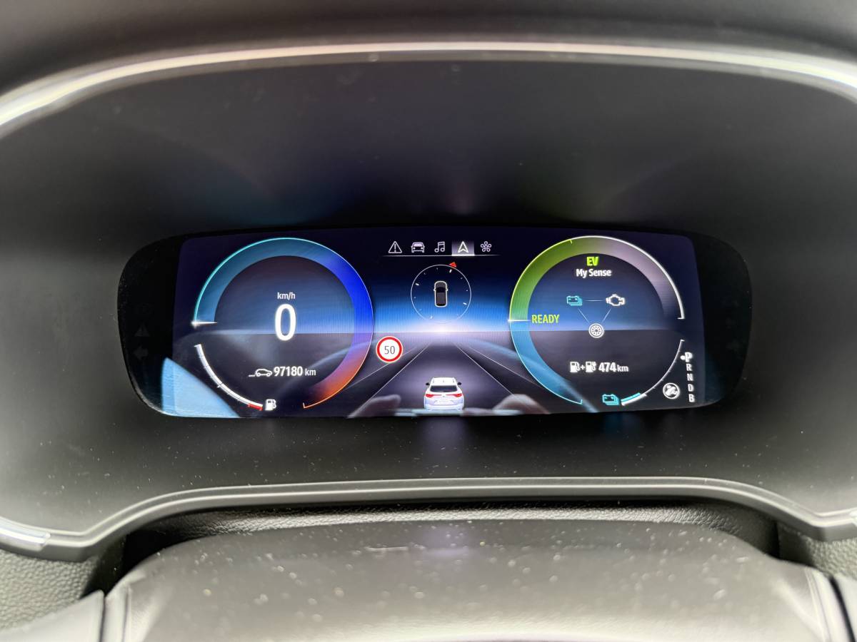 Renault Megane E-Tech Renault Mégane Estate BWJ 2022 1.6 E-Tech 124 PK  Plug-In Hybrid 160 Zen TREKHAAK | FULL LED | STOELVERW. | CAMERA | CARPLAY + ANDROID | NAVI | CLIMA | CRUISE | LMV | PDC
