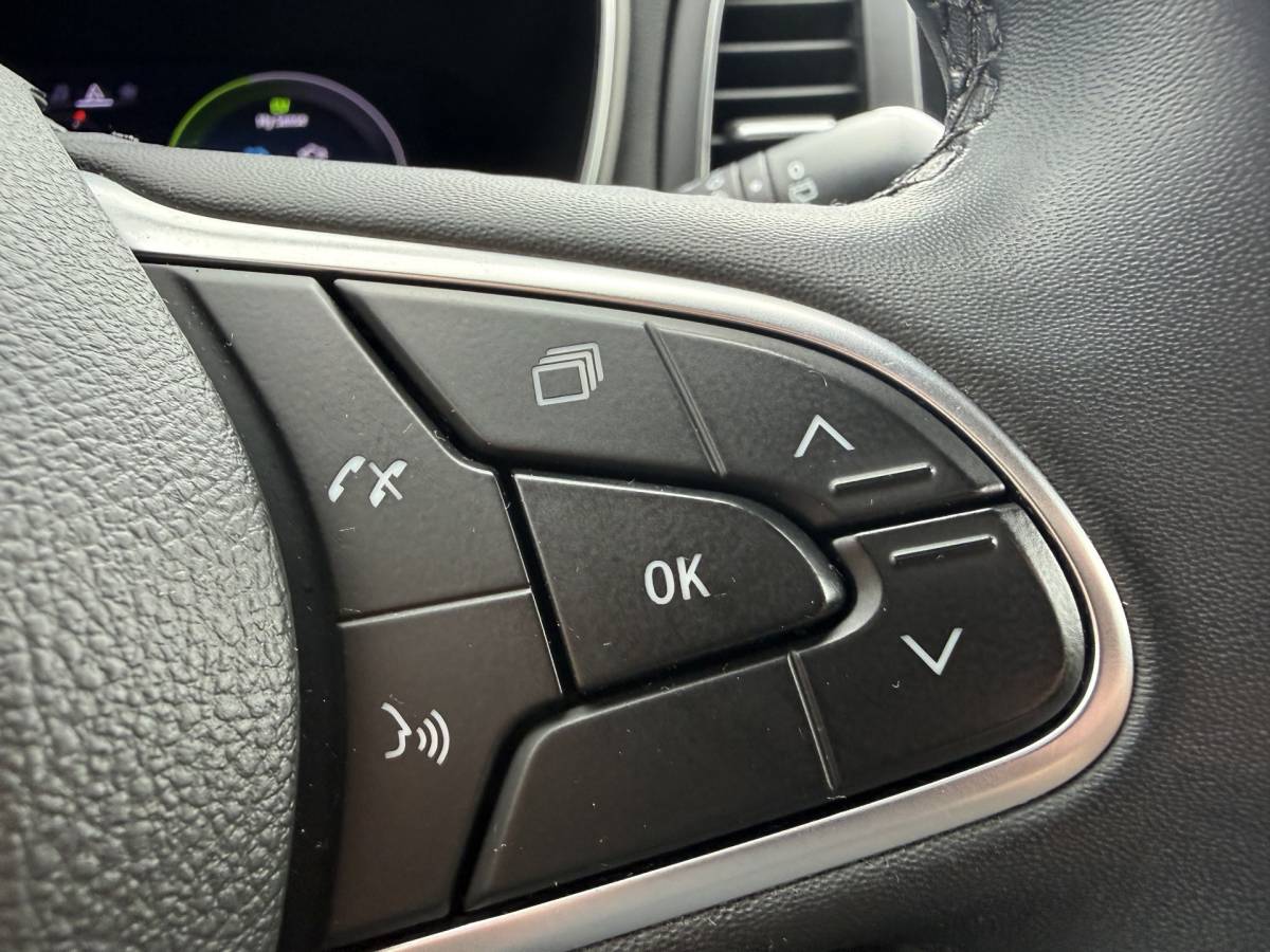 Renault Megane E-Tech Renault Mégane Estate BWJ 2022 1.6 E-Tech 124 PK  Plug-In Hybrid 160 Zen TREKHAAK | FULL LED | STOELVERW. | CAMERA | CARPLAY + ANDROID | NAVI | CLIMA | CRUISE | LMV | PDC