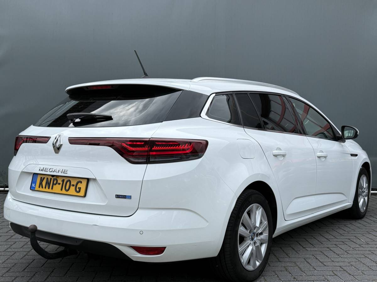 Renault Megane E-Tech Renault Mégane Estate BWJ 2022 1.6 E-Tech 124 PK  Plug-In Hybrid 160 Zen TREKHAAK | FULL LED | STOELVERW. | CAMERA | CARPLAY + ANDROID | NAVI | CLIMA | CRUISE | LMV | PDC