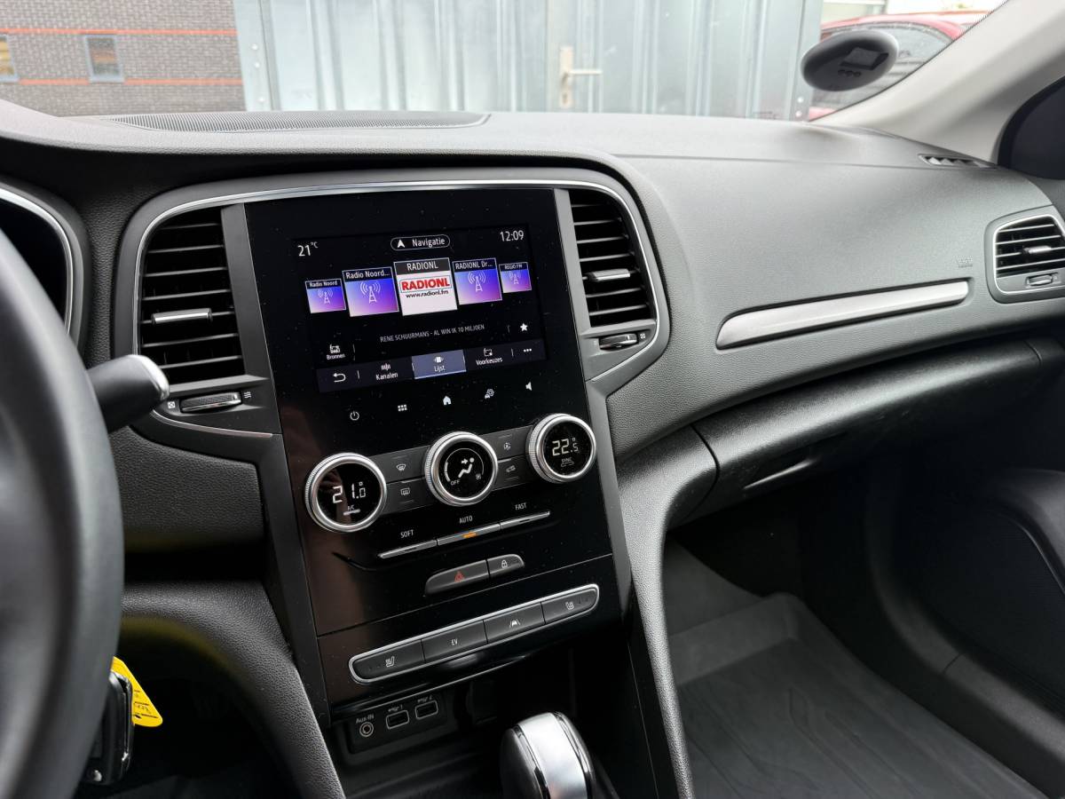 Renault Megane E-Tech Renault Mégane Estate BWJ 2022 1.6 E-Tech 124 PK  Plug-In Hybrid 160 Zen TREKHAAK | FULL LED | STOELVERW. | CAMERA | CARPLAY + ANDROID | NAVI | CLIMA | CRUISE | LMV | PDC