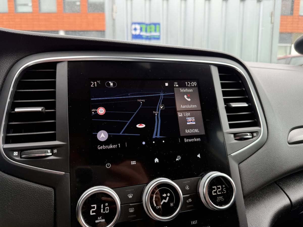 Renault Megane E-Tech Renault Mégane Estate BWJ 2022 1.6 E-Tech 124 PK  Plug-In Hybrid 160 Zen TREKHAAK | FULL LED | STOELVERW. | CAMERA | CARPLAY + ANDROID | NAVI | CLIMA | CRUISE | LMV | PDC