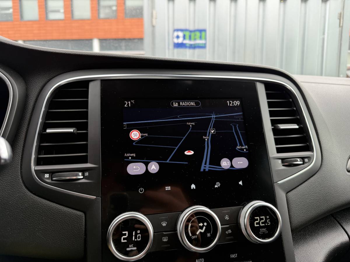 Renault Megane E-Tech Renault Mégane Estate BWJ 2022 1.6 E-Tech 124 PK  Plug-In Hybrid 160 Zen TREKHAAK | FULL LED | STOELVERW. | CAMERA | CARPLAY + ANDROID | NAVI | CLIMA | CRUISE | LMV | PDC