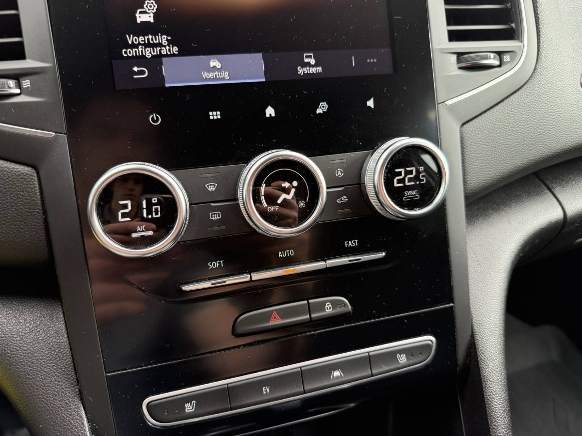 Renault Megane E-Tech Renault Mégane Estate BWJ 2022 1.6 E-Tech 124 PK  Plug-In Hybrid 160 Zen TREKHAAK | FULL LED | STOELVERW. | CAMERA | CARPLAY + ANDROID | NAVI | CLIMA | CRUISE | LMV | PDC