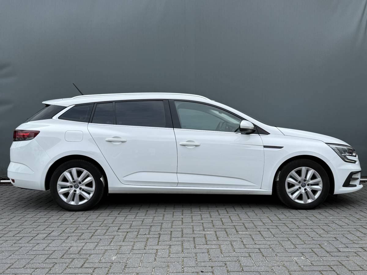Renault Megane E-Tech Renault Mégane Estate BWJ 2022 1.6 E-Tech 124 PK  Plug-In Hybrid 160 Zen TREKHAAK | FULL LED | STOELVERW. | CAMERA | CARPLAY + ANDROID | NAVI | CLIMA | CRUISE | LMV | PDC