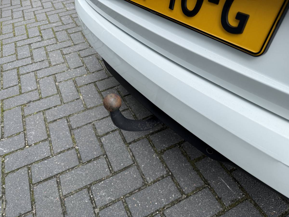 Renault Megane E-Tech Renault Mégane Estate BWJ 2022 1.6 E-Tech 124 PK  Plug-In Hybrid 160 Zen TREKHAAK | FULL LED | STOELVERW. | CAMERA | CARPLAY + ANDROID | NAVI | CLIMA | CRUISE | LMV | PDC